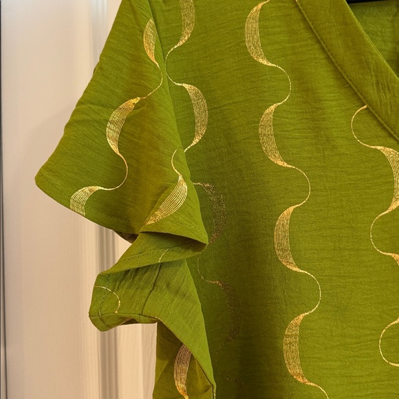 Parker Green and Gold Blouse - Picture 3 of 7